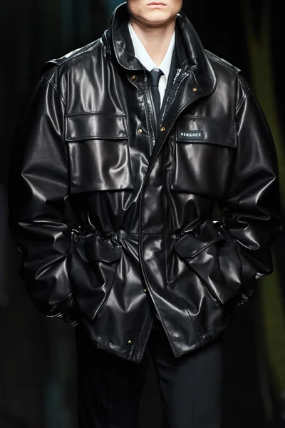 Look 15